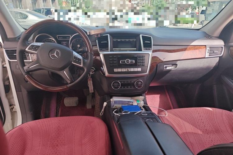Used Mercedes-Benz M-Class 2012 ML 350 Luxury Edition Center Console