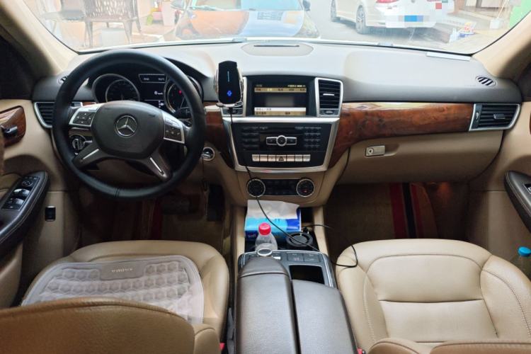 Used Mercedes-Benz M-Class 2012 ML 350 Sport Edition Center Console