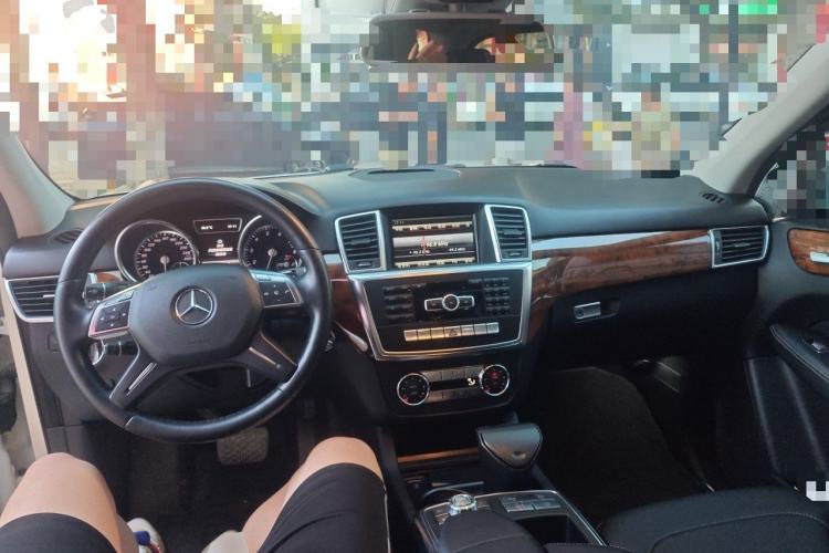 Used Mercedes-Benz M-Class 2012 ML 350 Sport Edition Center Console
