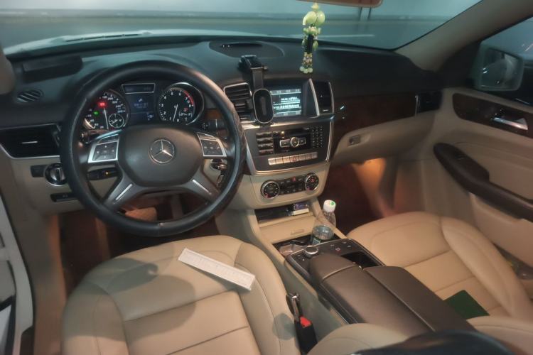 Used Mercedes-Benz M-Class 2012 ML 350 Sport Edition Center Console