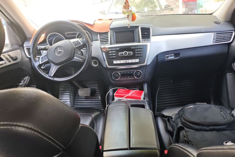 Used Mercedes-Benz M-Class 2012 ML 300 Center Console