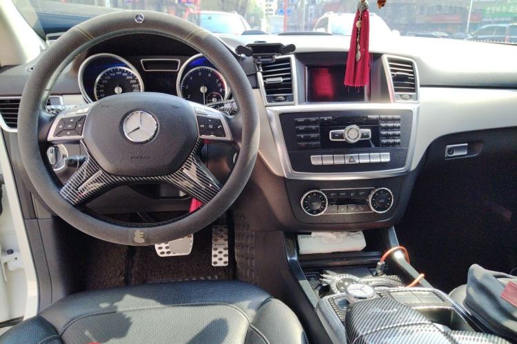 Used Mercedes-Benz M-Class 2012 ML 300 Center Console