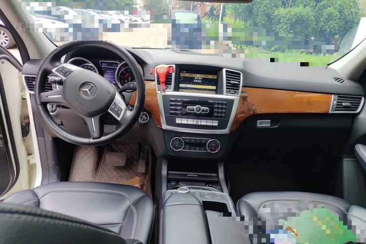 Used Mercedes-Benz M-Class 2012 ML 350 Sport Edition Center Console