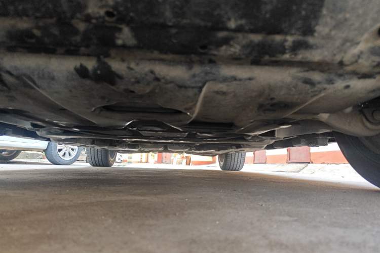 Used Mercedes-Benz M-Class 2012 ML 350 Luxury Edition Chassis Front