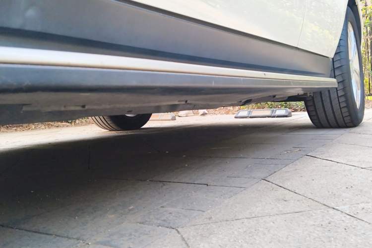 Used Mercedes-Benz M-Class 2012 ML 350 Sport Edition Chassis Front Left