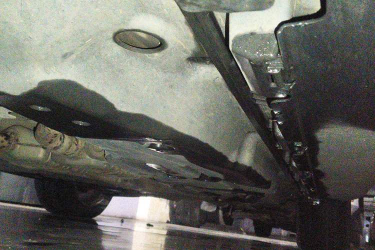 Used Mercedes-Benz M-Class 2012 ML 350 Luxury Edition Chassis Front Left