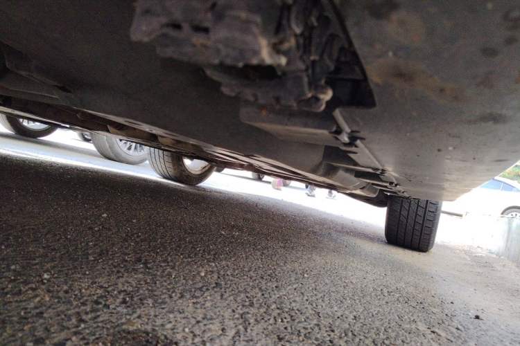 Used Mercedes-Benz M-Class 2012 ML 300 Chassis Front Left