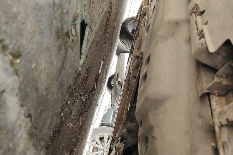 Used Mercedes-Benz M-Class 2012 ML 300 Chassis Front Right