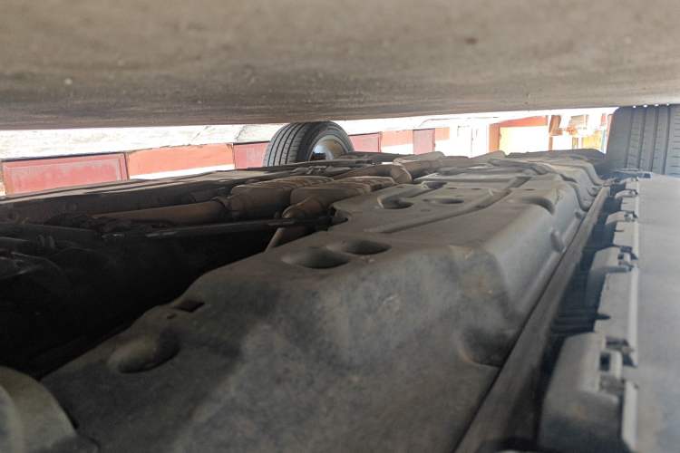 Used Mercedes-Benz M-Class 2012 ML 350 Luxury Edition Chassis Front Right
