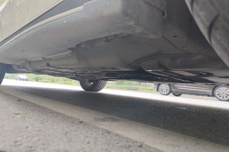 Used Mercedes-Benz M-Class 2012 ML 350 Luxury Edition Chassis Front Right