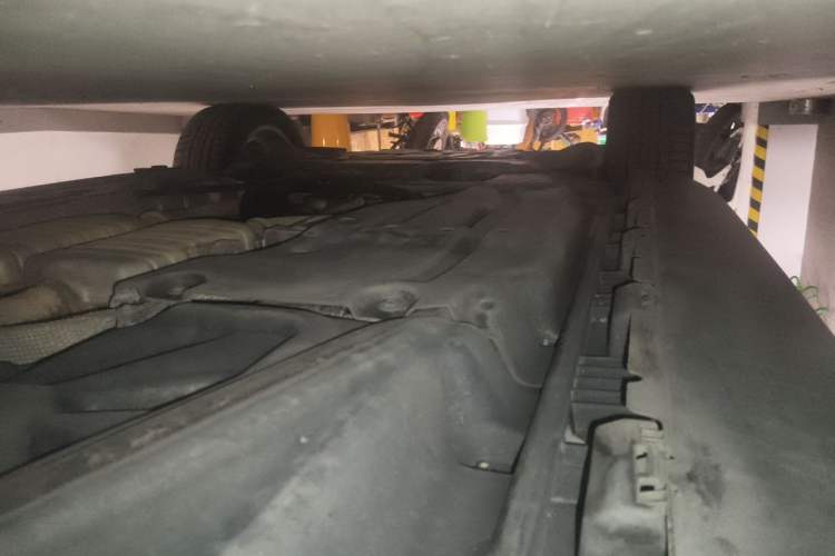 Used Mercedes-Benz M-Class 2012 ML 350 Sport Edition Chassis Rear Left