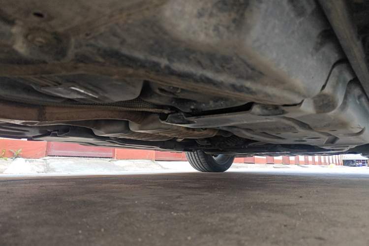 Used Mercedes-Benz M-Class 2012 ML 350 Luxury Edition Chassis Rear Right