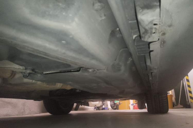 Used Mercedes-Benz M-Class 2012 ML 350 Sport Edition Chassis Rear Right