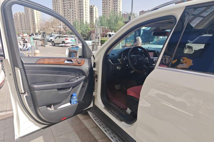 Used Mercedes-Benz M-Class 2012 ML 350 Luxury Edition Driver Seat