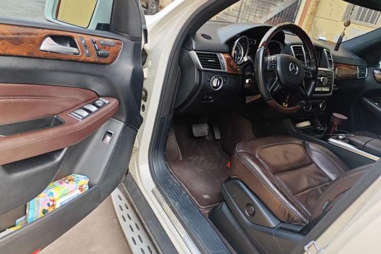Used Mercedes-Benz M-Class 2012 ML 350 Luxury Edition Driver Seat