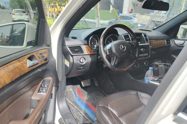 Used Mercedes-Benz M-Class 2012 ML 350 Luxury Edition Driver Seat