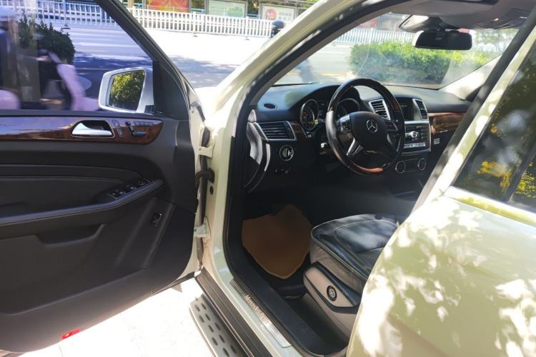 Used Mercedes-Benz M-Class 2012 ML 350 Luxury Edition Driver Seat