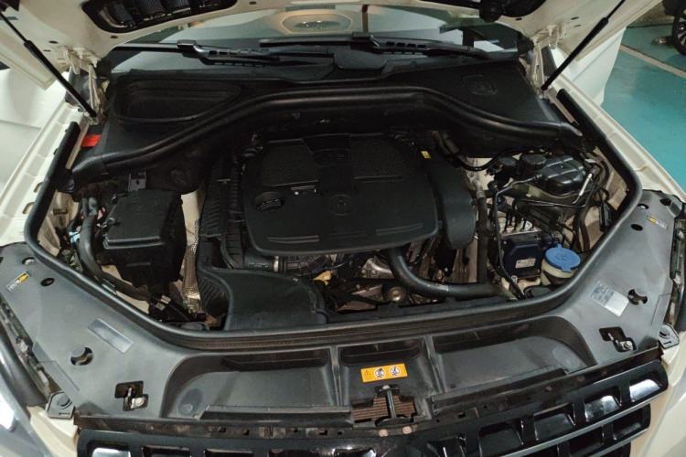 Used Mercedes-Benz M-Class 2012 ML 300 Engine Bay