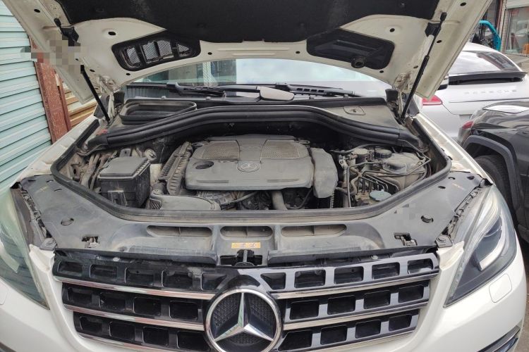 Used Mercedes-Benz M-Class 2012 ML 300 Engine Bay