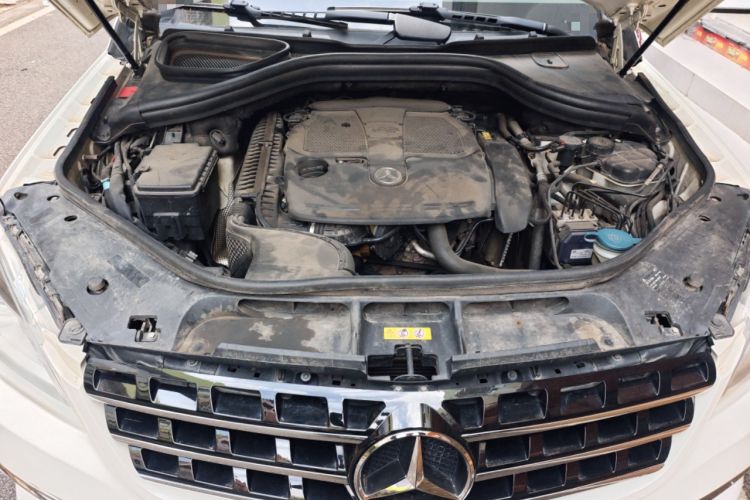 Used Mercedes-Benz M-Class 2012 ML 350 Sport Edition Engine Bay