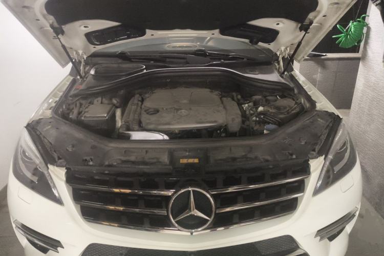 Used Mercedes-Benz M-Class 2012 ML 350 Sport Edition Engine Bay