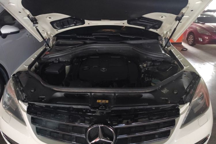 Used Mercedes-Benz M-Class 2012 ML 350 Sport Edition Engine Bay