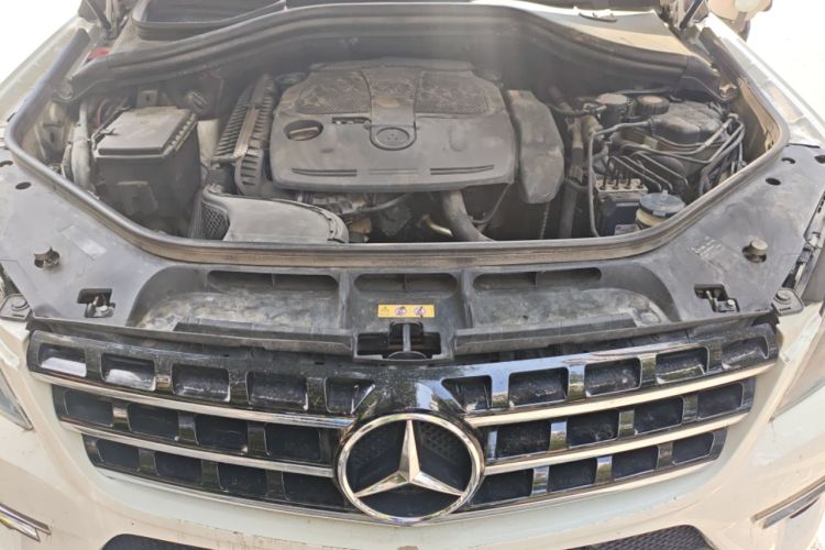 Used Mercedes-Benz M-Class 2012 ML 300 Engine Bay