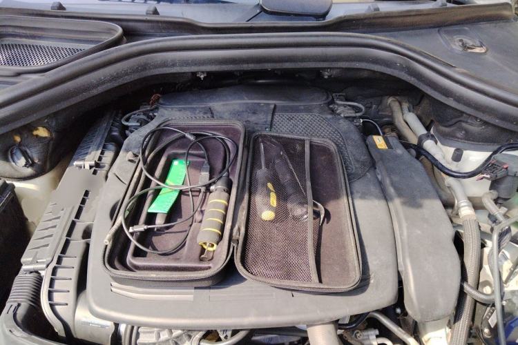 Used Mercedes-Benz M-Class 2012 ML 300 Engine Bay