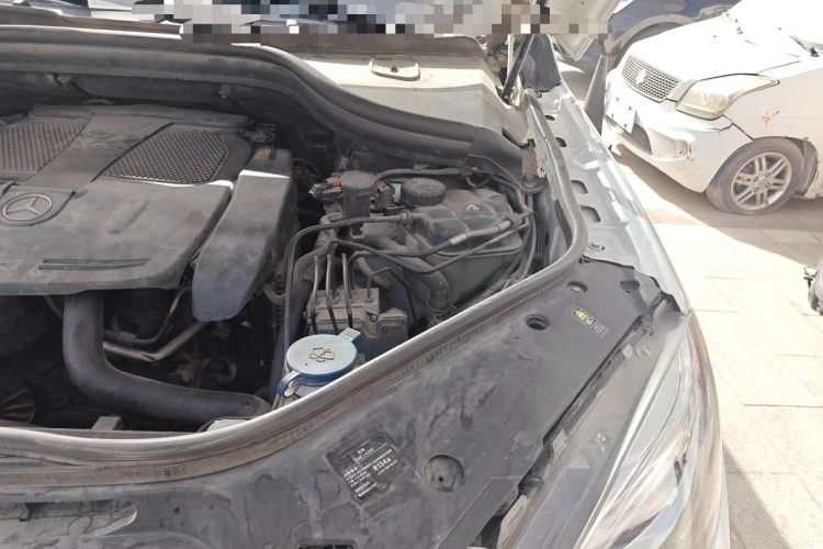 Used Mercedes-Benz M-Class 2012 ML 350 Luxury Edition Engine Bay Left