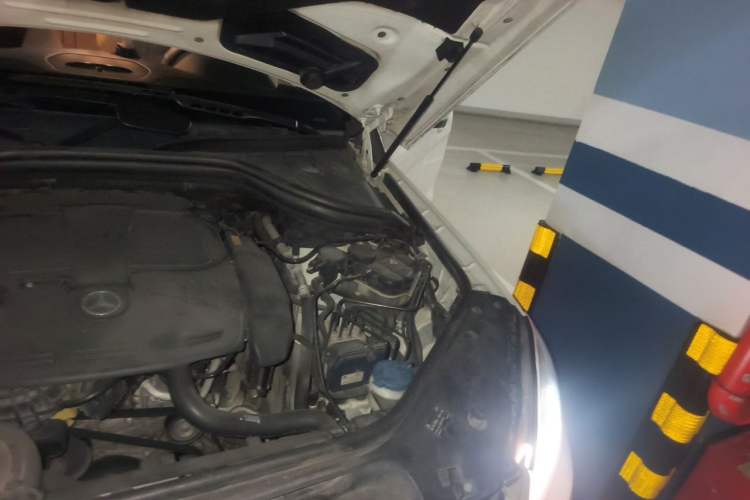 Used Mercedes-Benz M-Class 2012 ML 350 Sport Edition Engine Bay Left