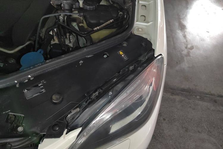 Used Mercedes-Benz M-Class 2012 ML 350 Sport Edition Engine Bay Left