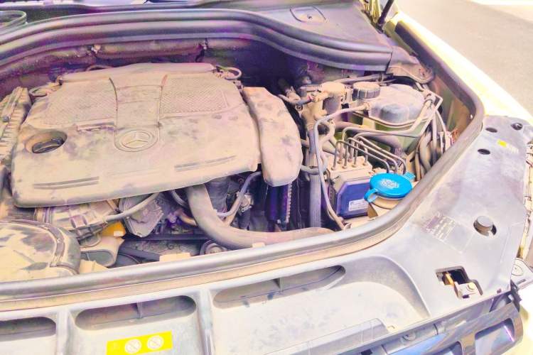 Used Mercedes-Benz M-Class 2012 ML 300 Engine Bay Left