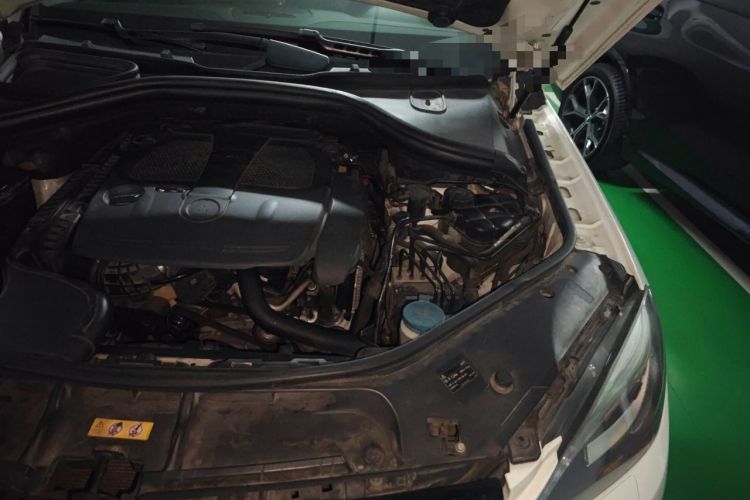 Used Mercedes-Benz M-Class 2012 ML 350 Luxury Edition Engine Bay Left