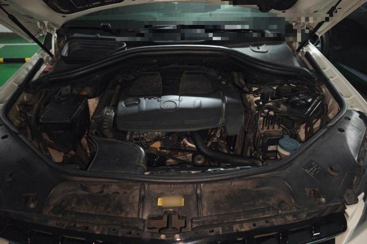 Used Mercedes-Benz M-Class 2012 ML 350 Luxury Edition Engine Bay