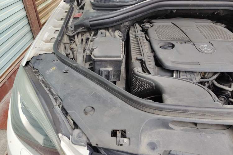 Used Mercedes-Benz M-Class 2012 ML 300 Engine Bay Right