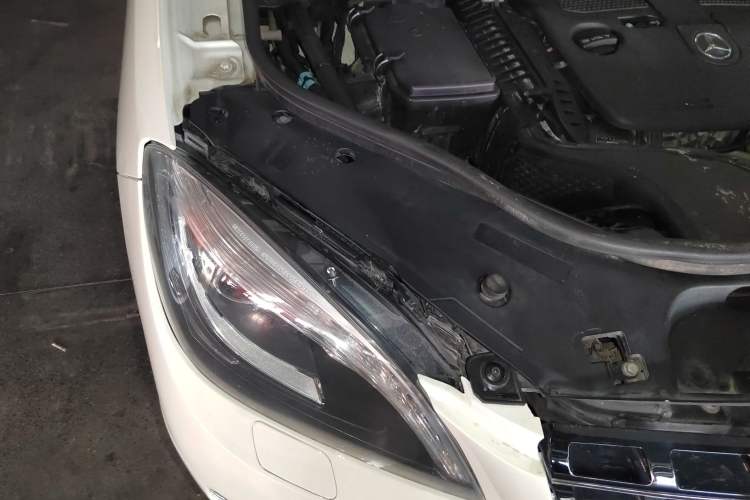 Used Mercedes-Benz M-Class 2012 ML 350 Sport Edition Engine Bay Right