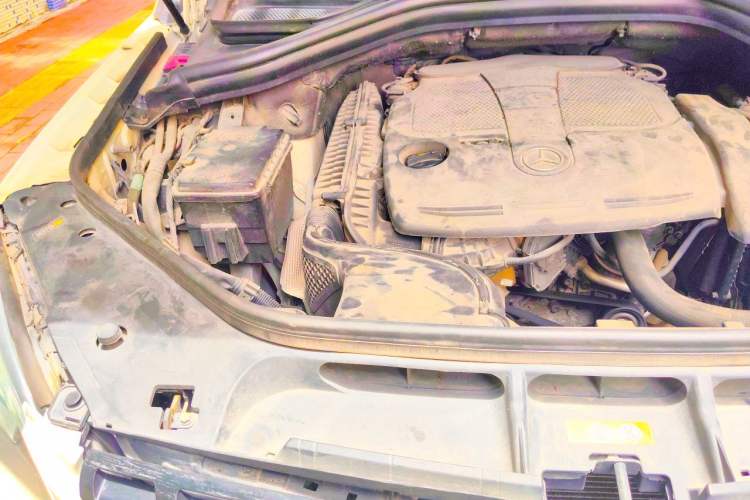 Used Mercedes-Benz M-Class 2012 ML 300 Engine Bay Right