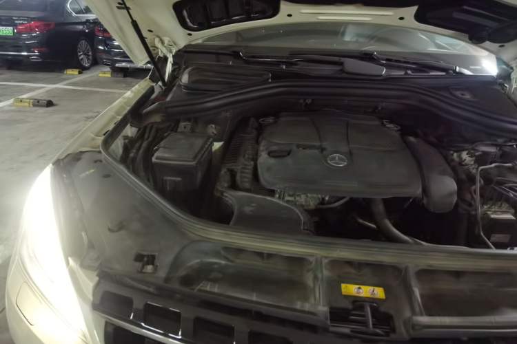 Used Mercedes-Benz M-Class 2012 ML 350 Luxury Edition Engine Bay Right