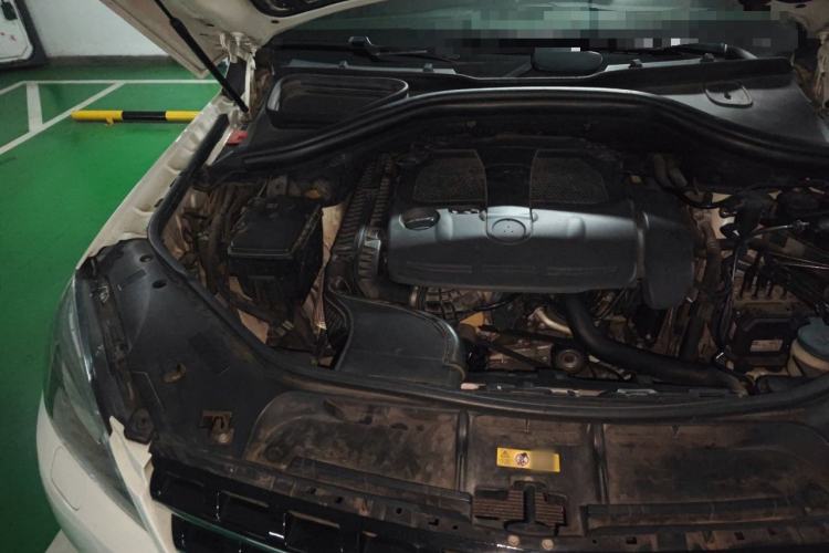 Used Mercedes-Benz M-Class 2012 ML 350 Luxury Edition Engine Bay Right