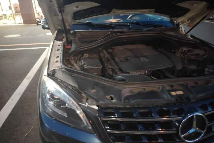 Used Mercedes-Benz M-Class 2012 ML 300 Engine Bay Right