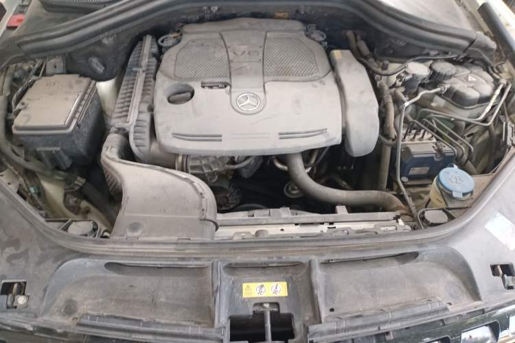 Used Mercedes-Benz M-Class 2012 ML 350 Luxury Edition Engine Bay