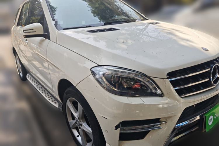 Used Mercedes-Benz M-Class 2012 ML 300 Front Right 45 Deg