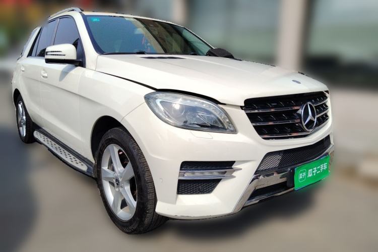 Used Mercedes-Benz M-Class 2012 ML 300 Front Right 45 Deg