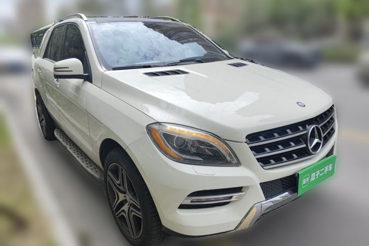 Used Mercedes-Benz M-Class 2012 ML 350 Luxury Edition Front Right 45 Deg
