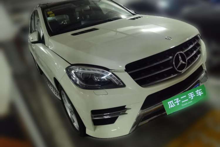 Used Mercedes-Benz M-Class 2012 ML 350 Luxury Edition Front Right 45 Deg