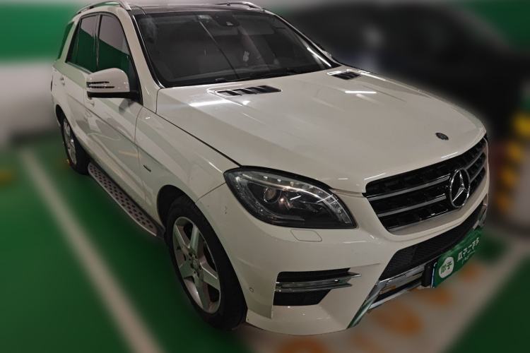 Used Mercedes-Benz M-Class 2012 ML 350 Luxury Edition Front Right 45 Deg