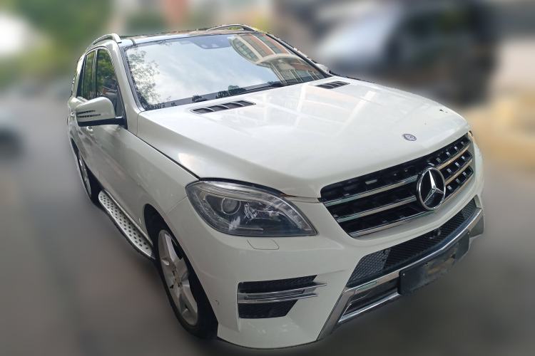 Used Mercedes-Benz M-Class 2012 ML 350 Luxury Edition Front Right 45 Deg