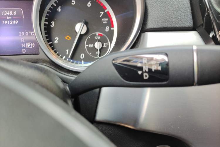 Used Mercedes-Benz M-Class 2012 ML 300 Gear Lever