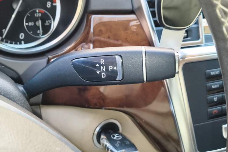Used Mercedes-Benz M-Class 2012 ML 350 Sport Edition Gear Lever