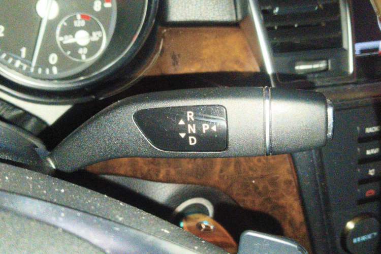 Used Mercedes-Benz M-Class 2012 ML 350 Luxury Edition Gear Lever